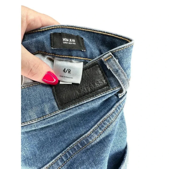 Express MOM super high rise blue stretch jeans cropped button fly raw hem - Picture 3 of 6